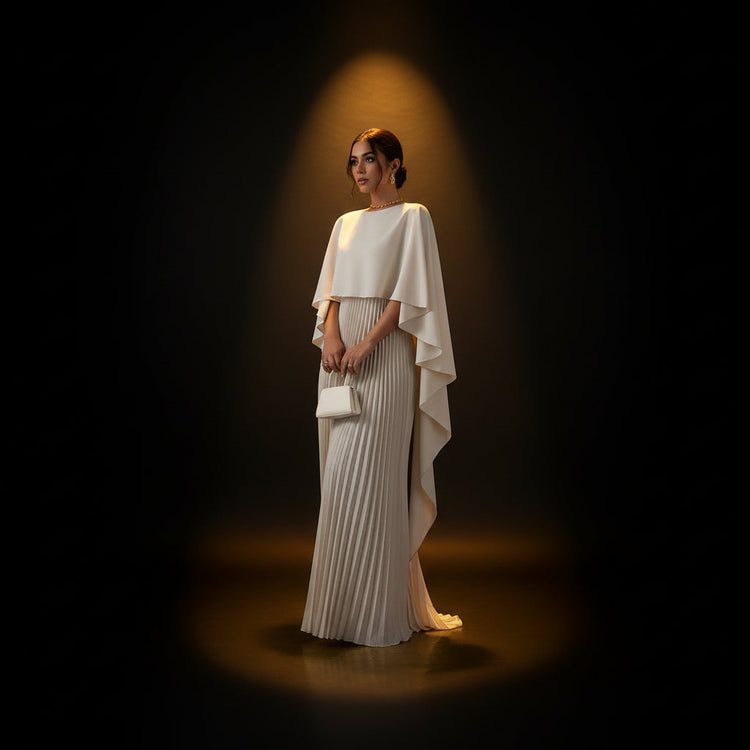 Robe Athéna — Robe Longue Plissée à Cape Batwing